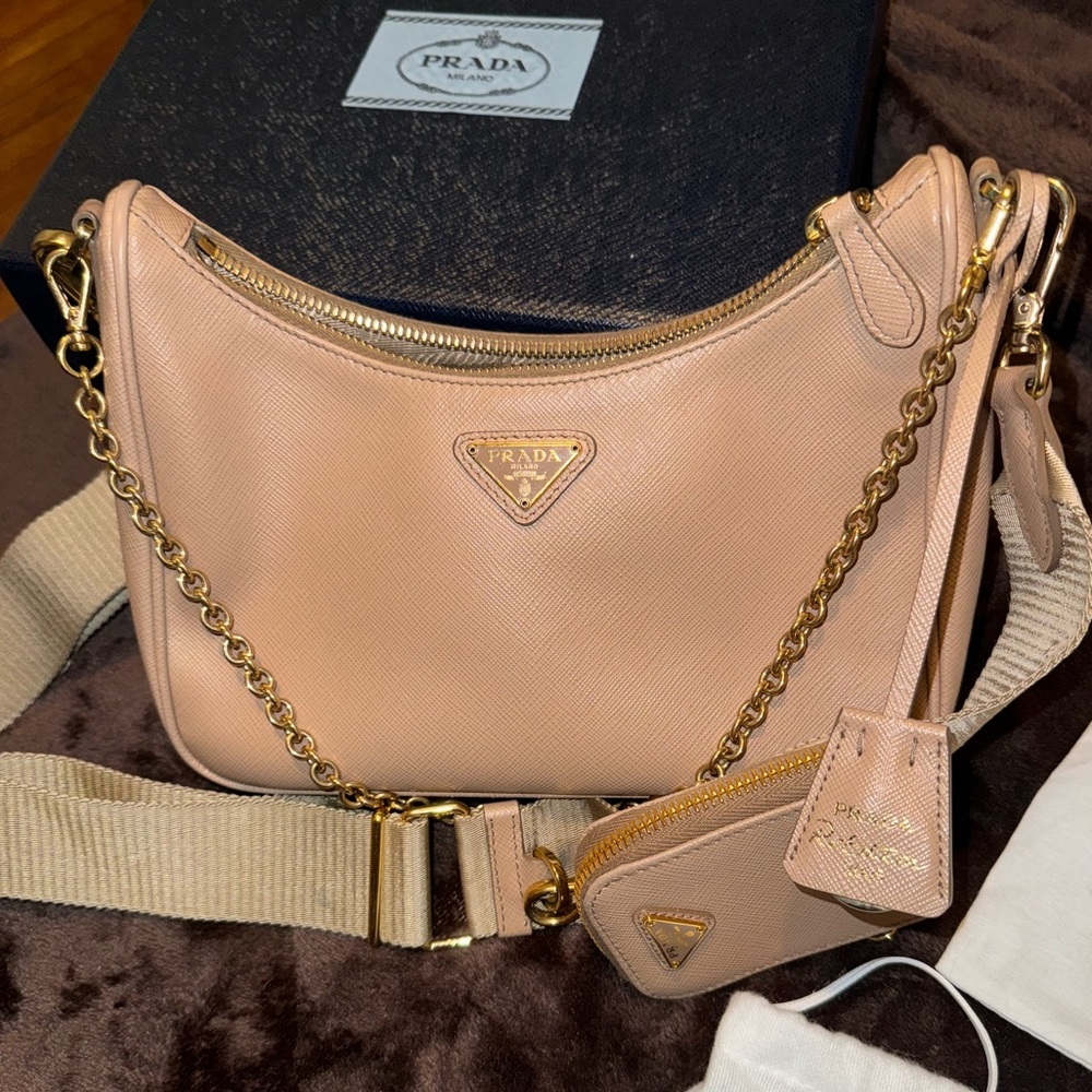PRADA RE-EDITION 2005 SAFFIANO LEATHER BAG CAMEO BEIGE